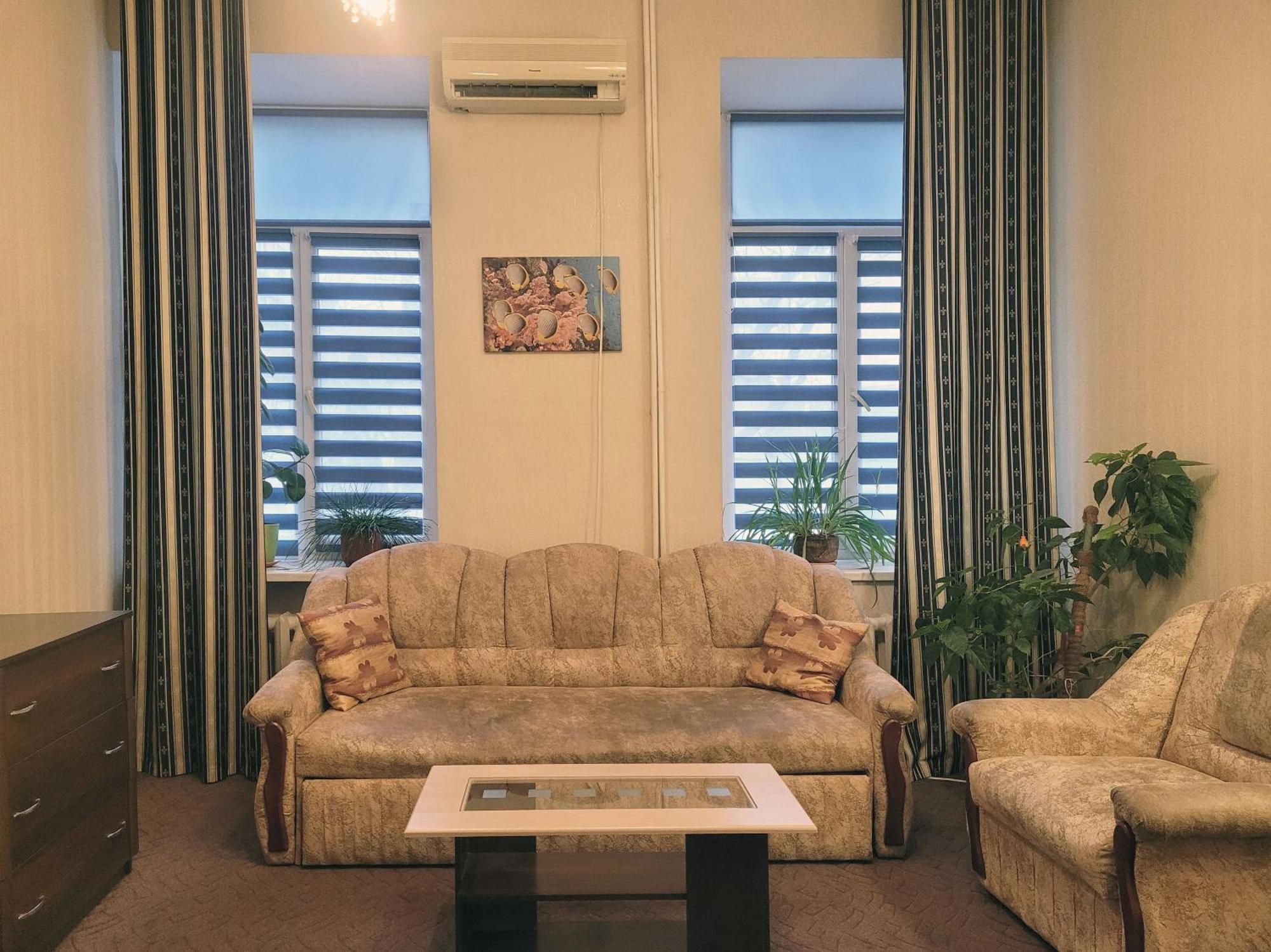 Home Hotel Apartments on Kontraktova Ploshcha Kiev Buitenkant foto