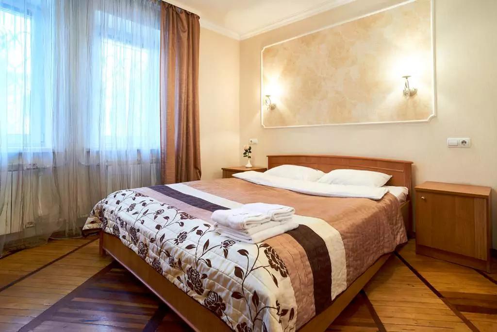 Home Hotel Apartments on Kontraktova Ploshcha Kiev Buitenkant foto